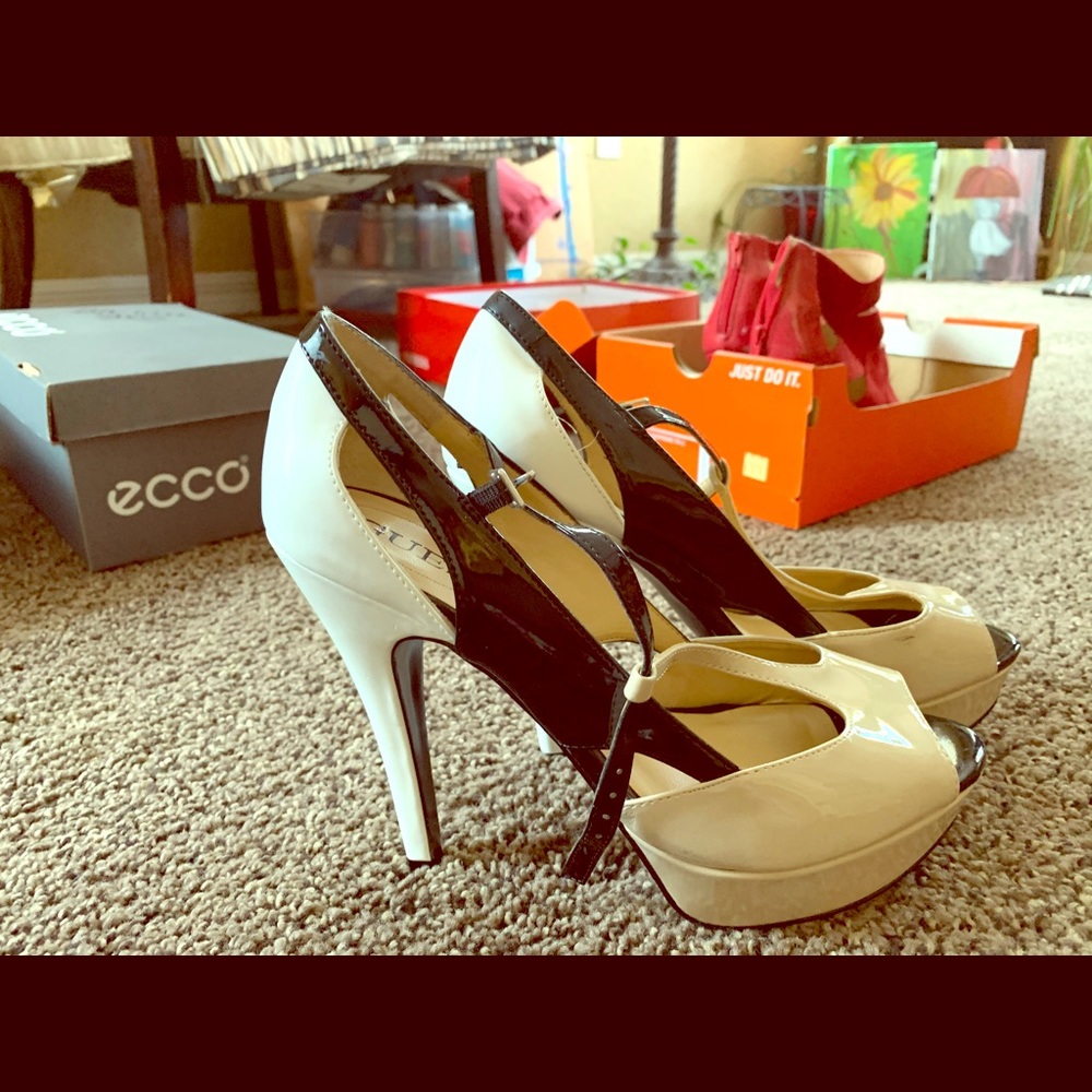 Tricolor Guess Highheels
